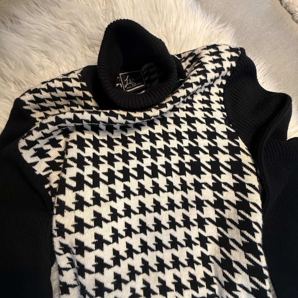 Nina Leonard Black and White Houndstooth Turtleneck Sweater - Picture 2 of 10